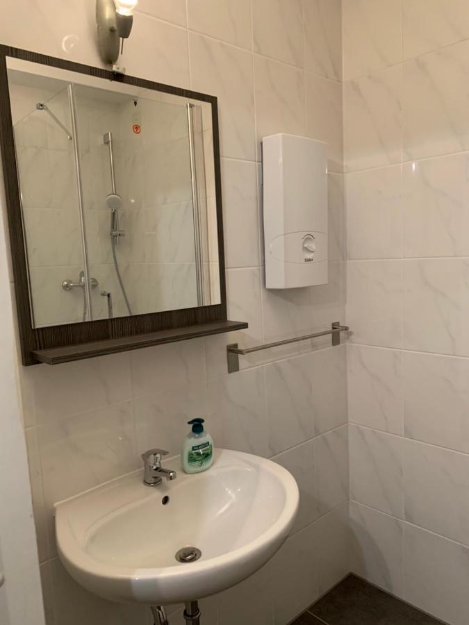 Renoviert, Modern Und Ruhig Apartment
